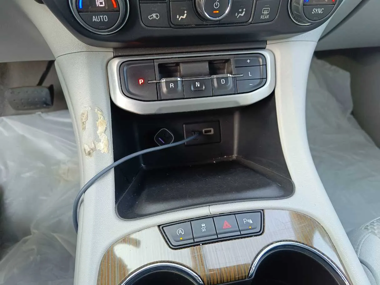 Car image 18