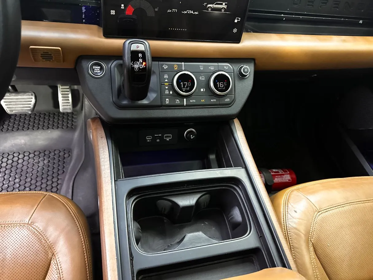 Car image 18