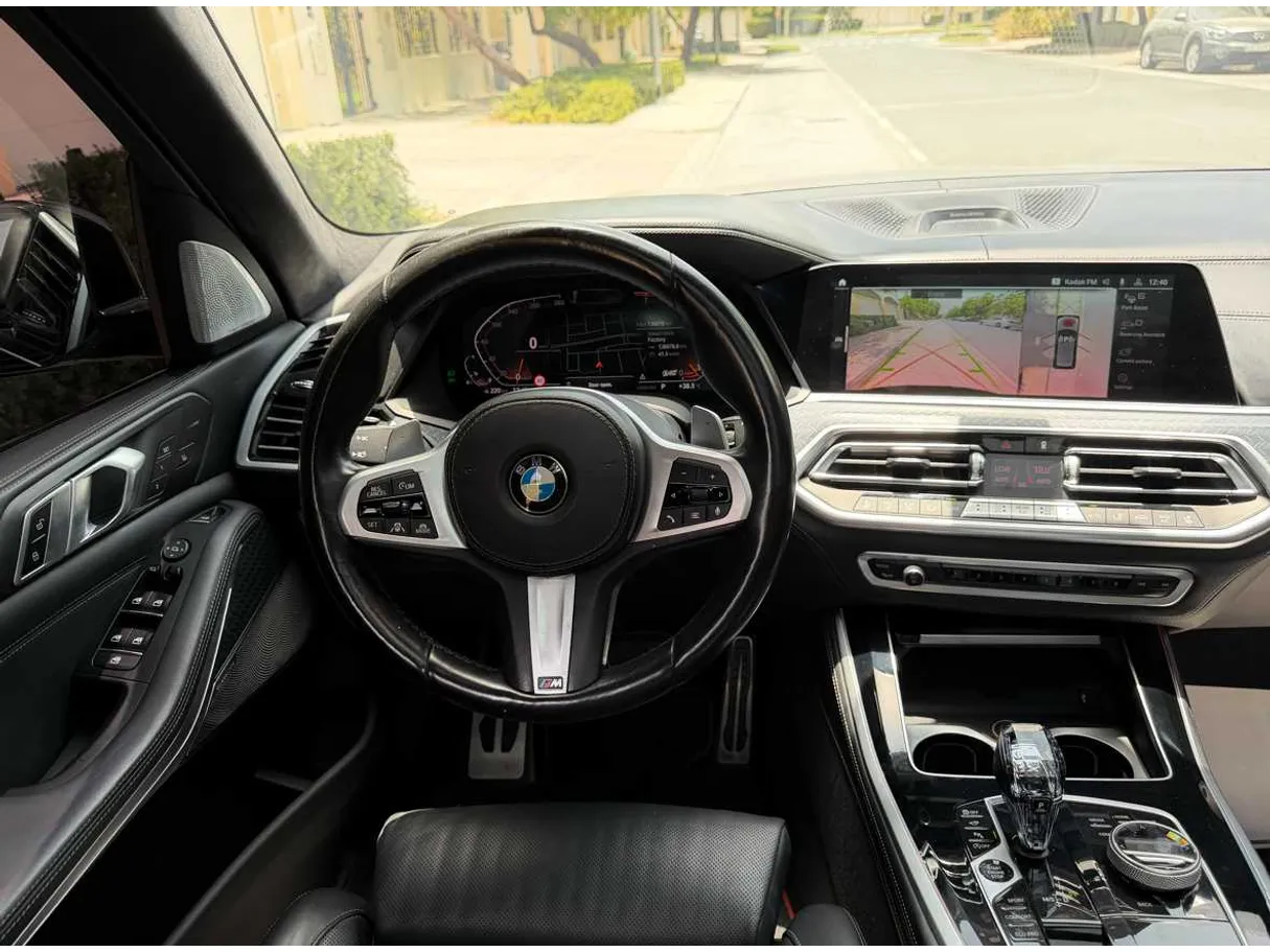 Car image 23