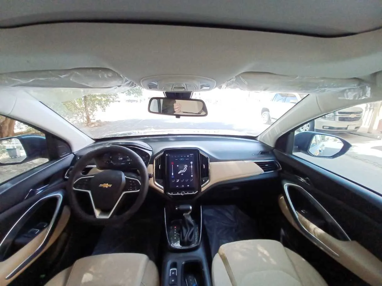 Car image 13