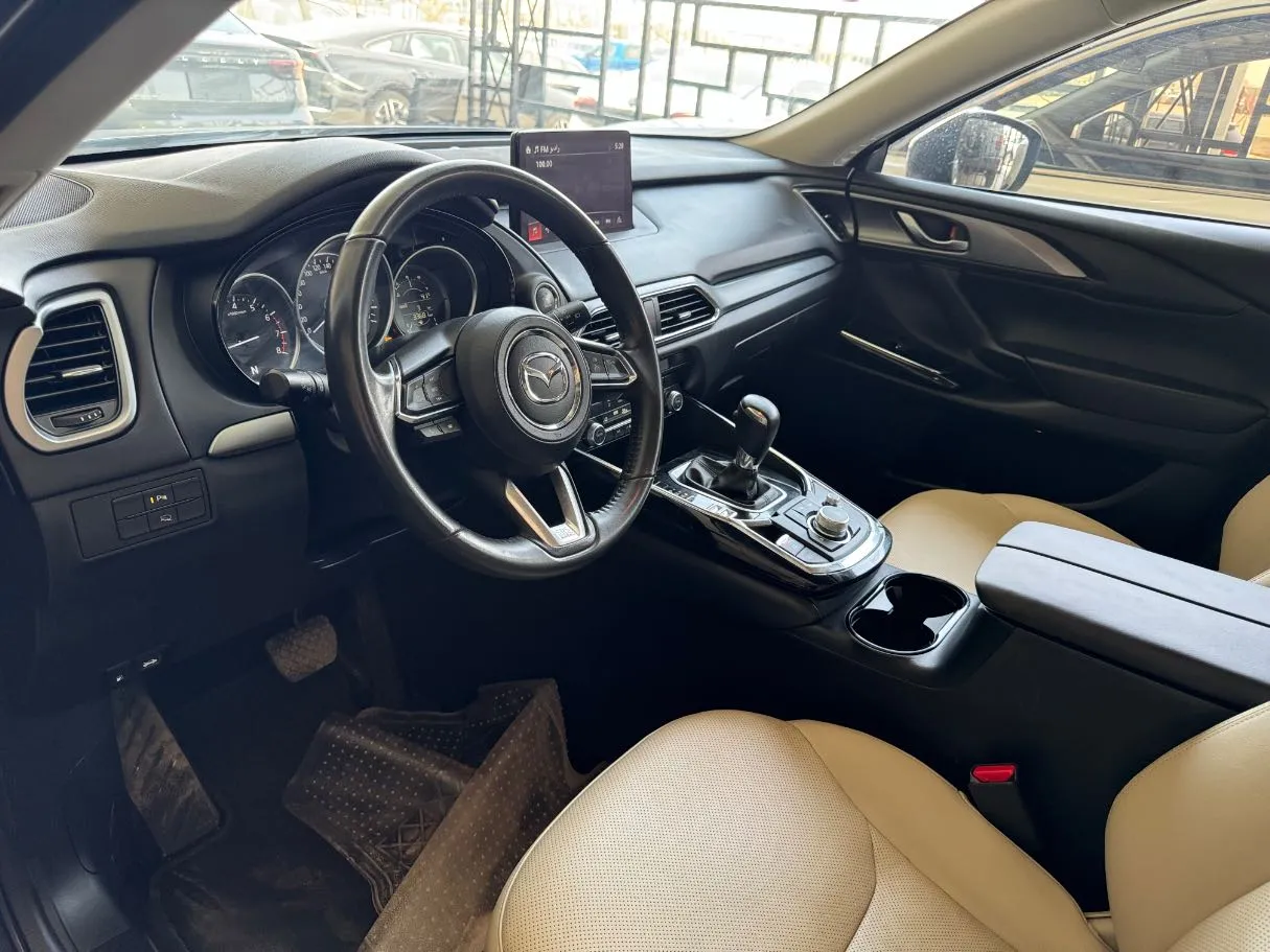 Car image 8
