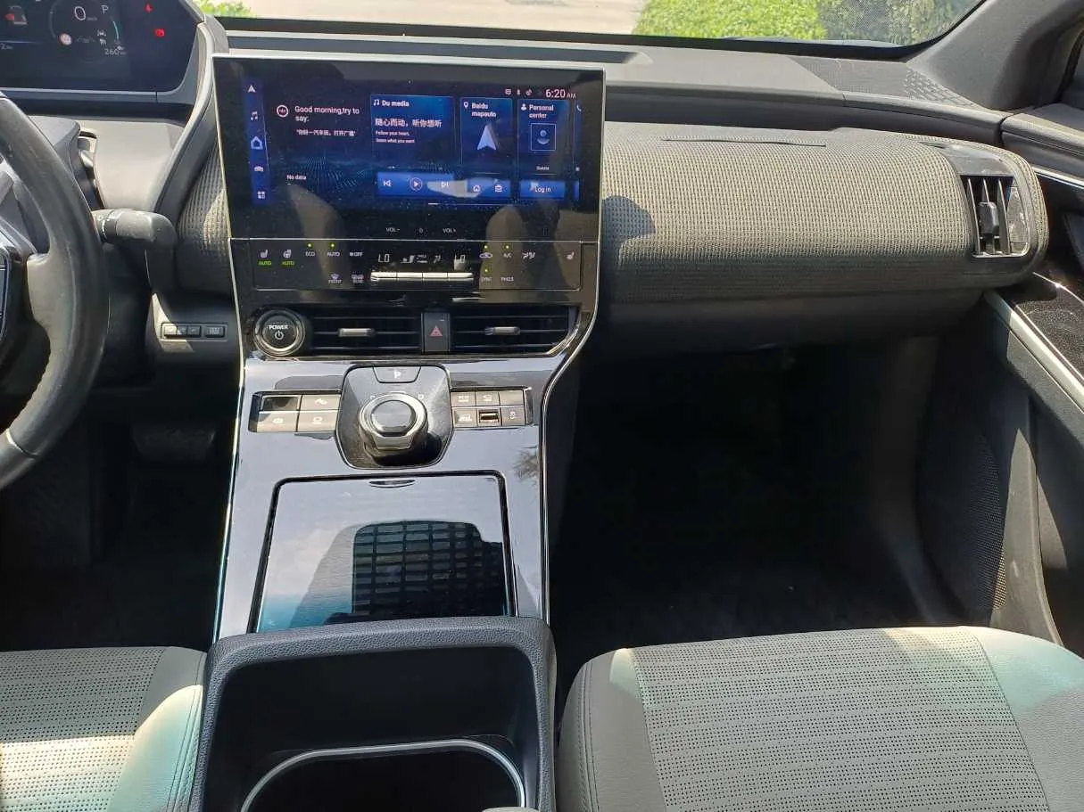 Car image 15