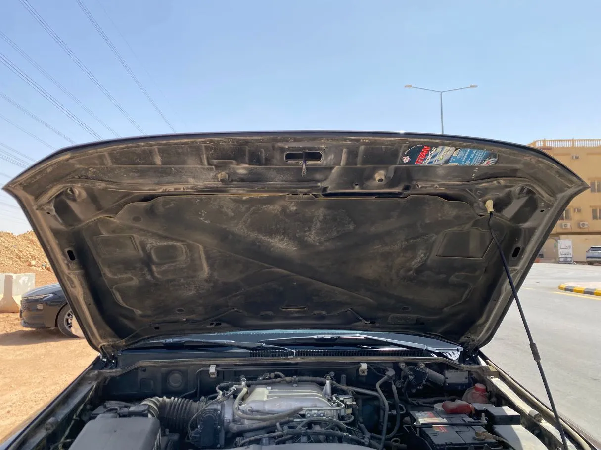 Car image 24