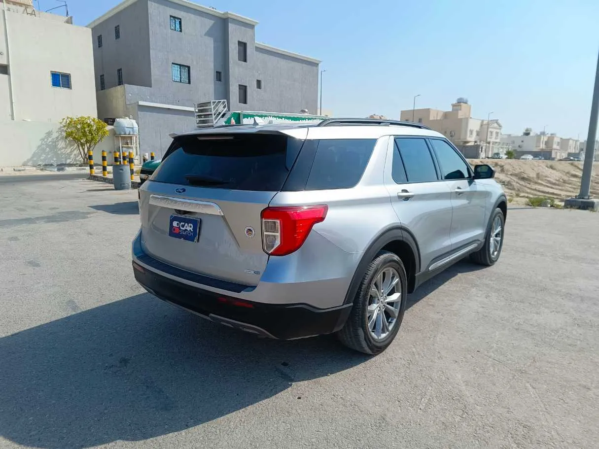 Car image 5