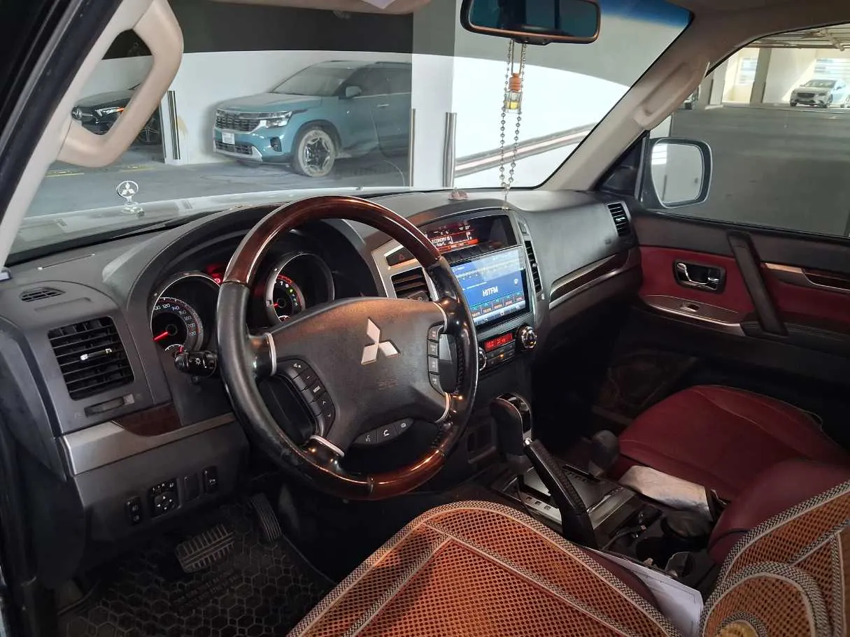 Car image 11