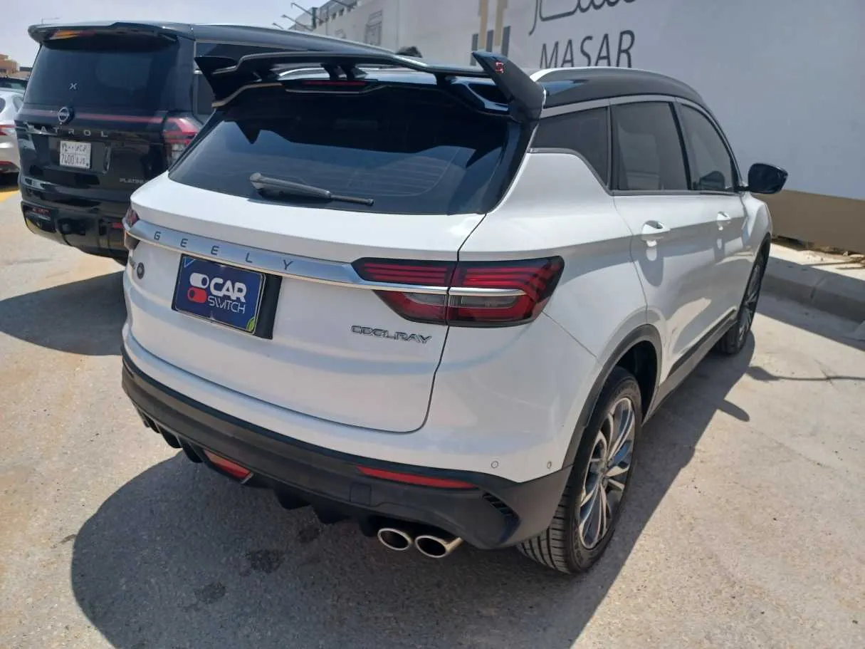Car image 5