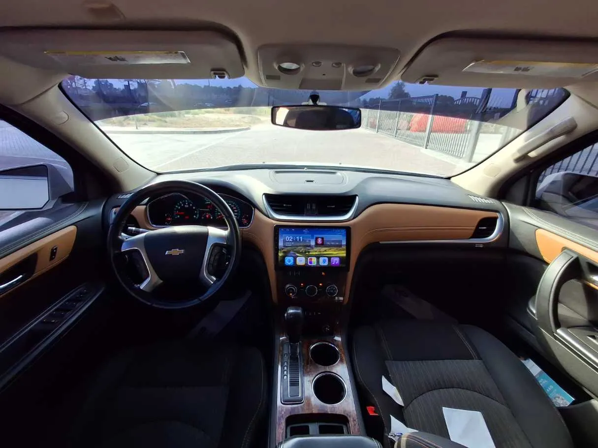 Car image 17
