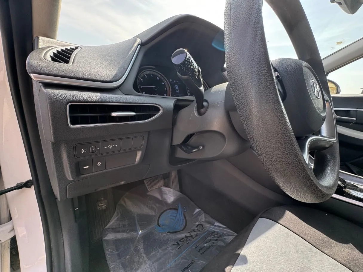 Car image 23