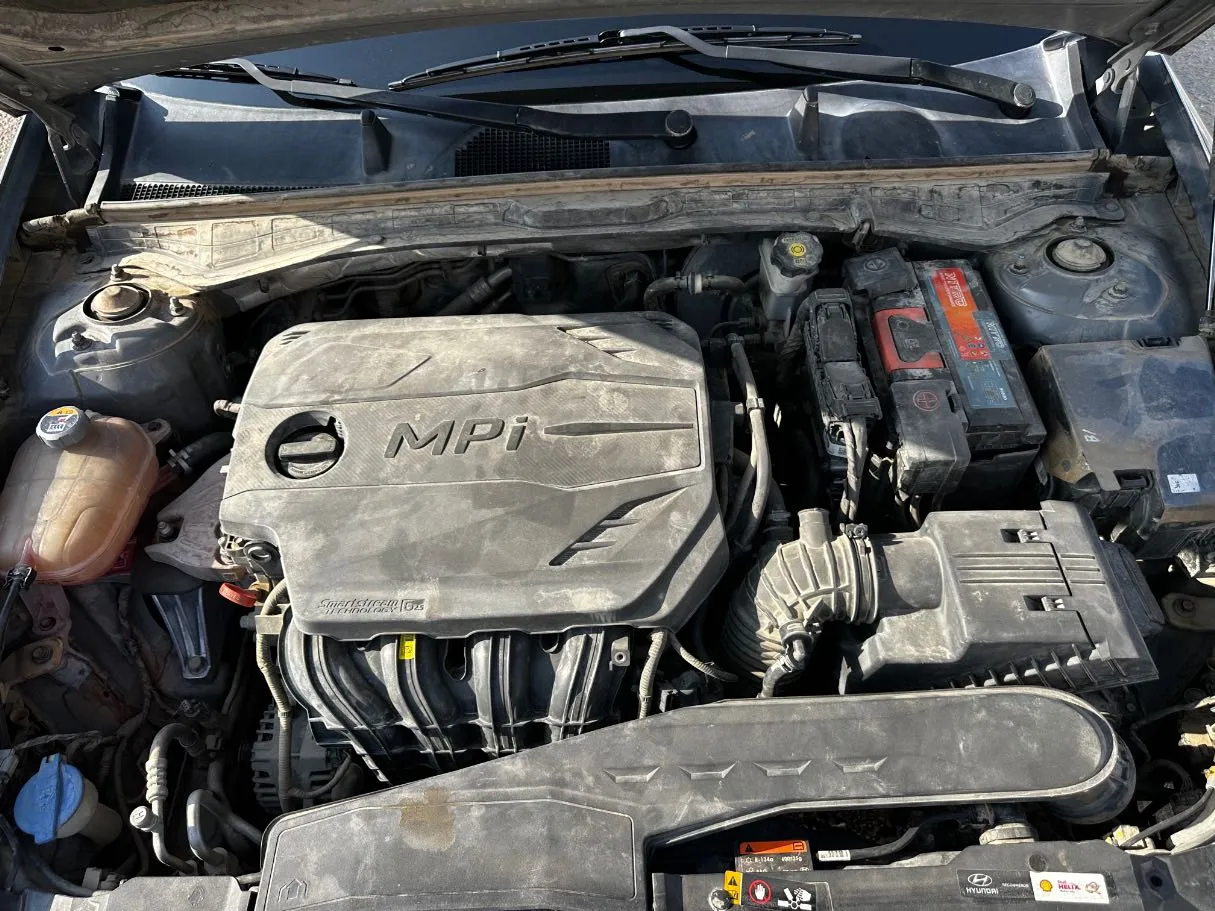 Car image 26