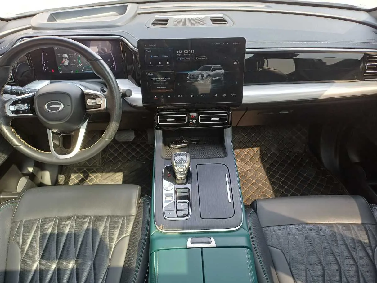 Car image 15