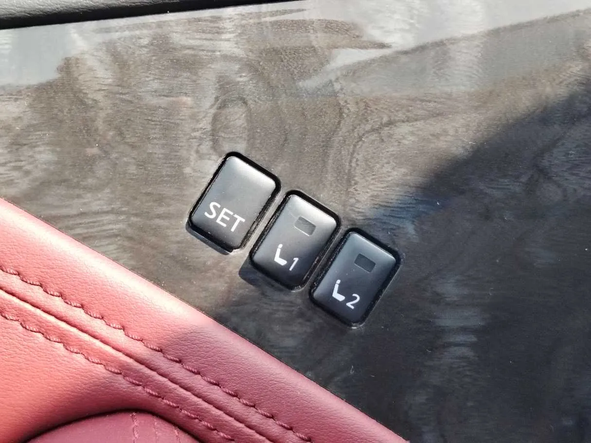 Car image 36
