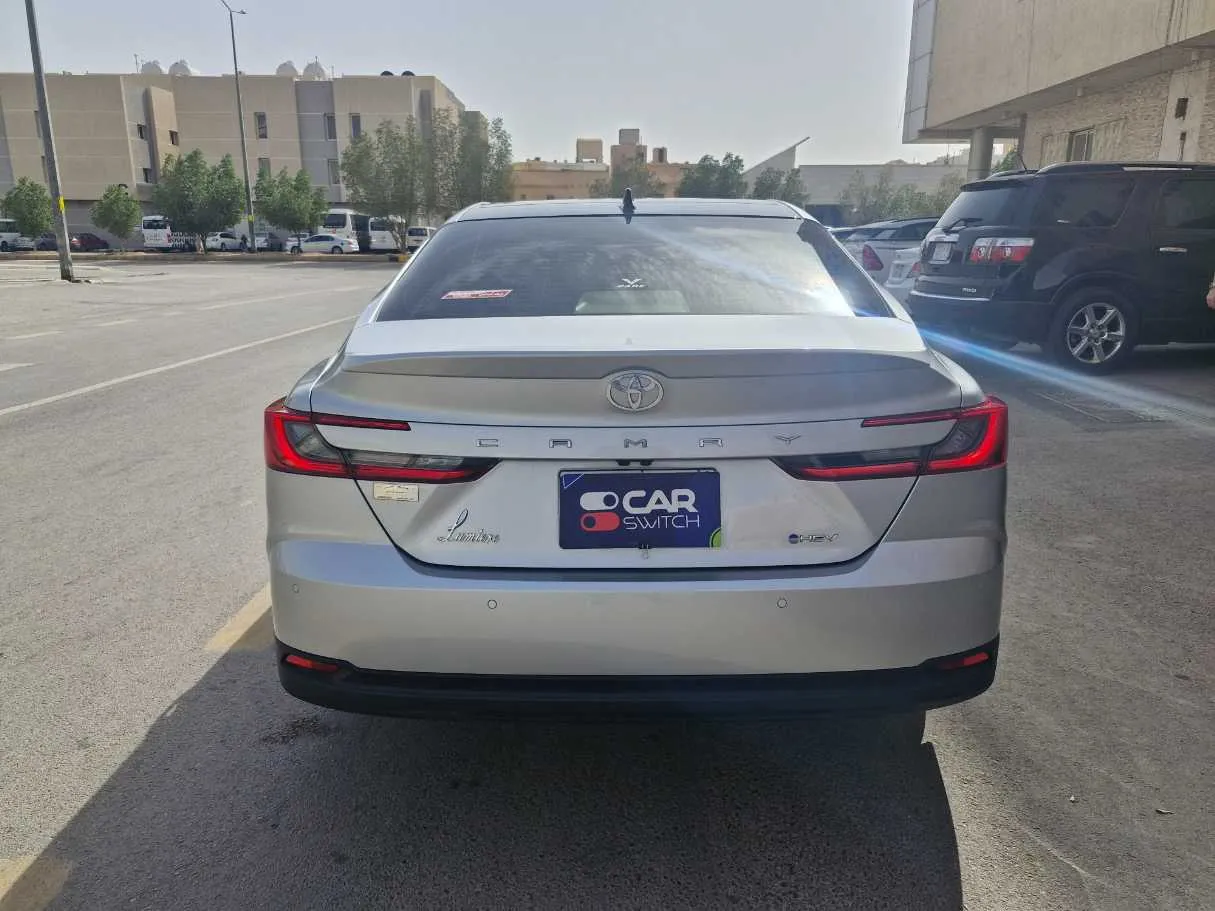 Car image 6