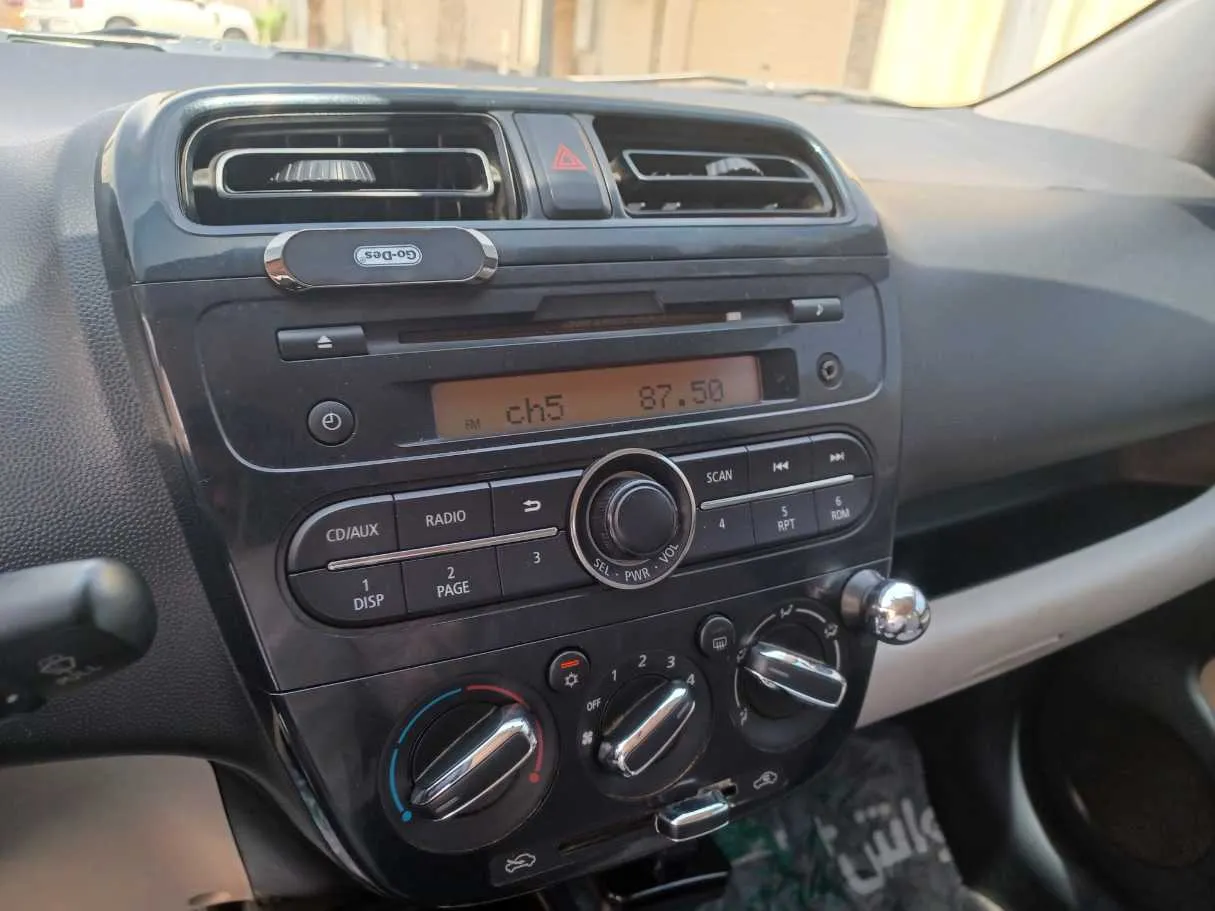 Car image 16