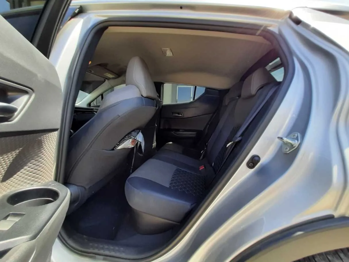 Car image 13