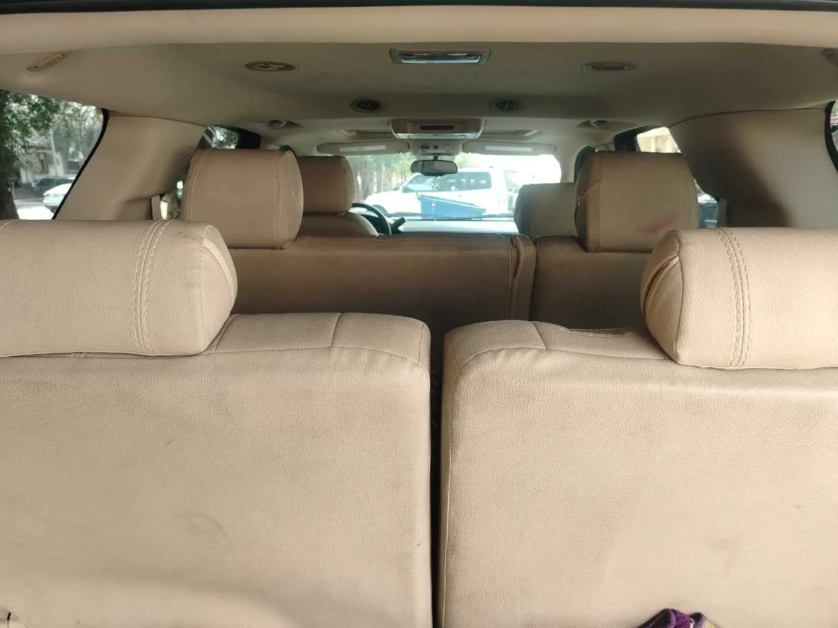 Car image 28