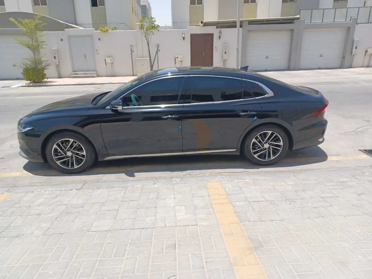 Car image 8
