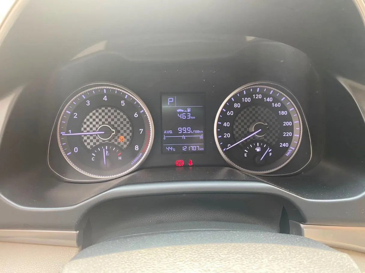 Car image 17