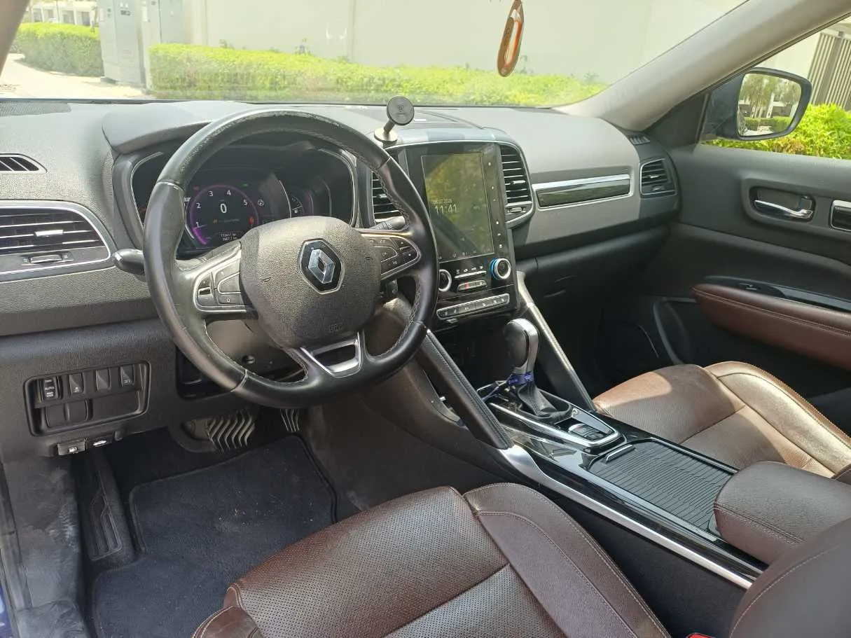 Car image 11