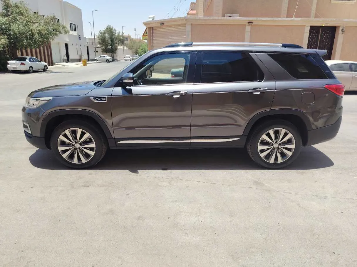 Car image 8