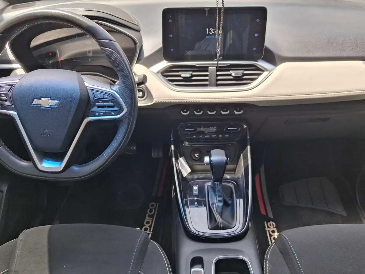 Car image 25