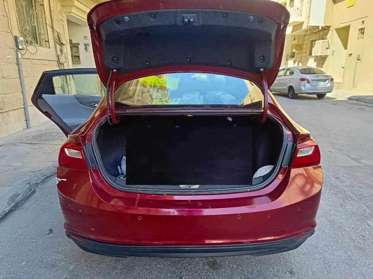 Car image 24