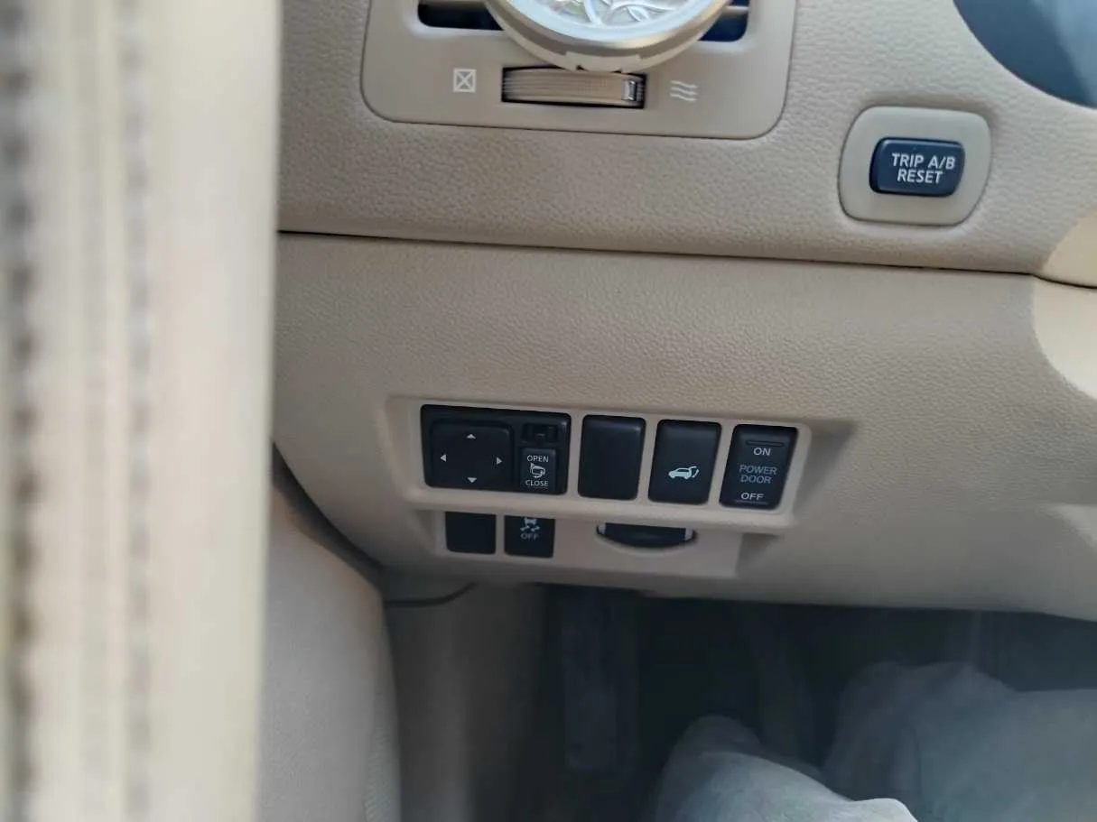 Car image 34