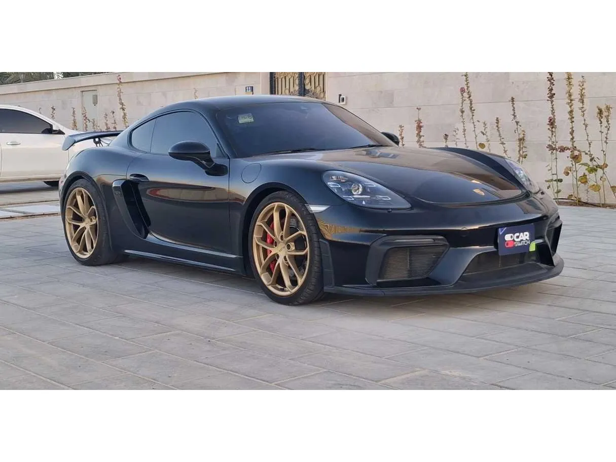Car image 12