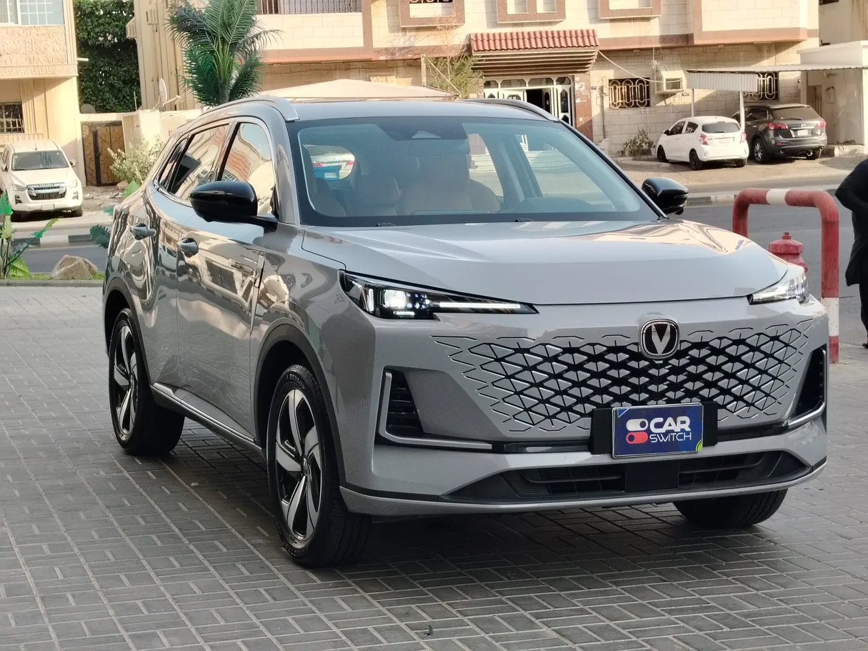 Car image 3