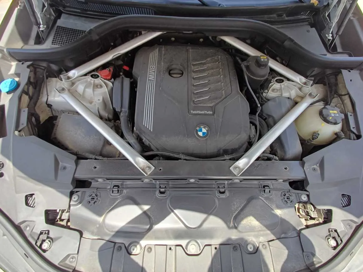 Car image 21