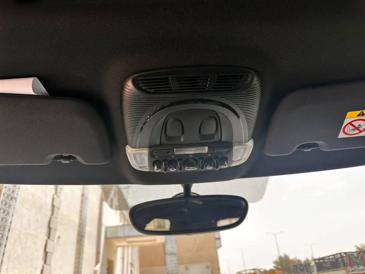 Car image 25