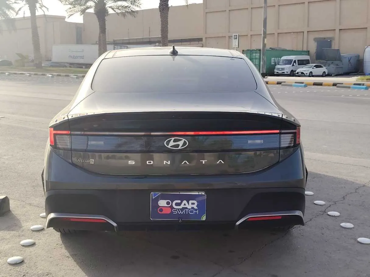 Car image 6