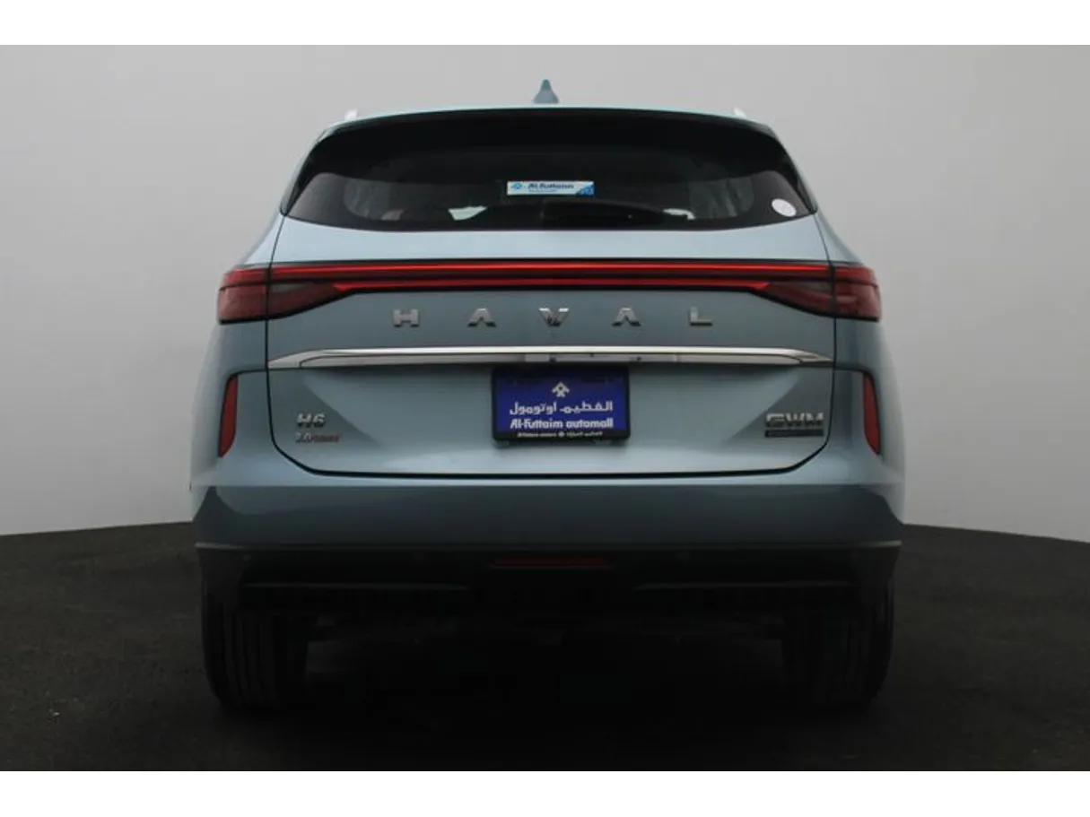 Car image 12