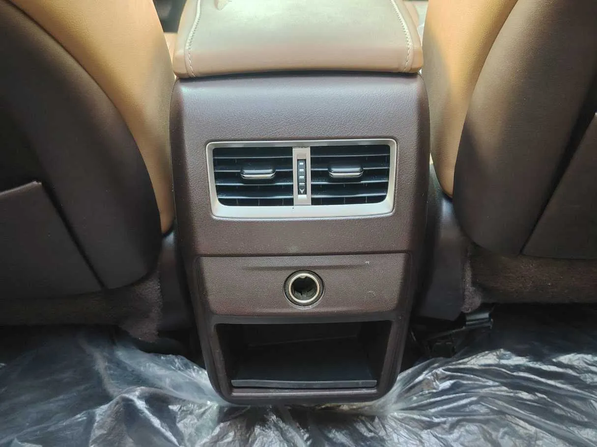 Car image 43