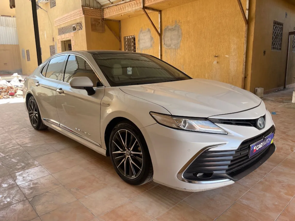 Car image 3