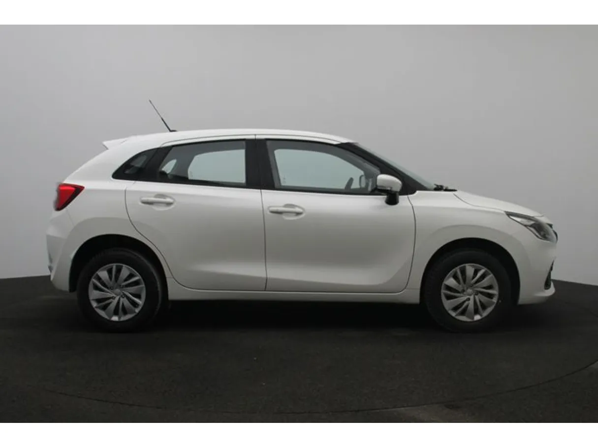 Car image 13