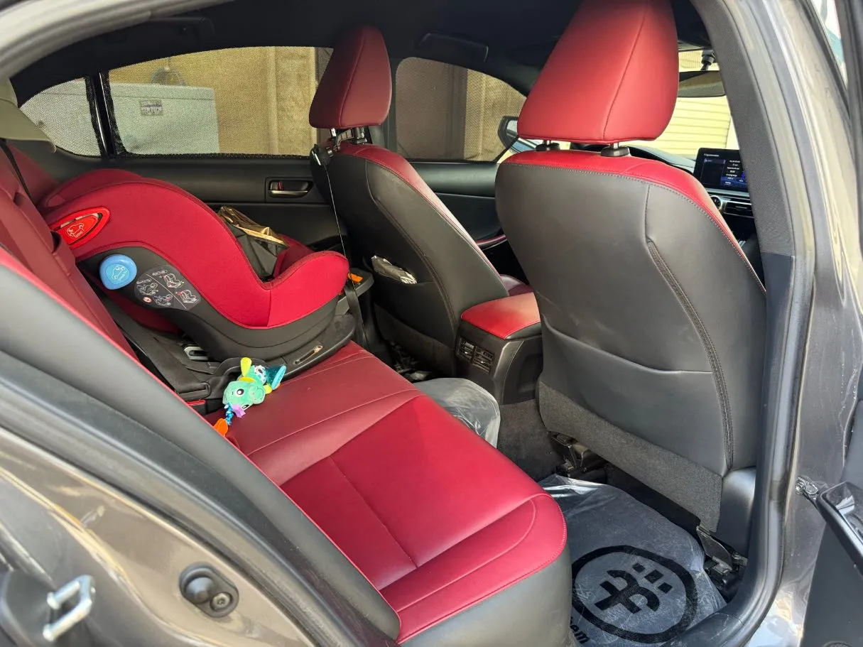 Car image 13