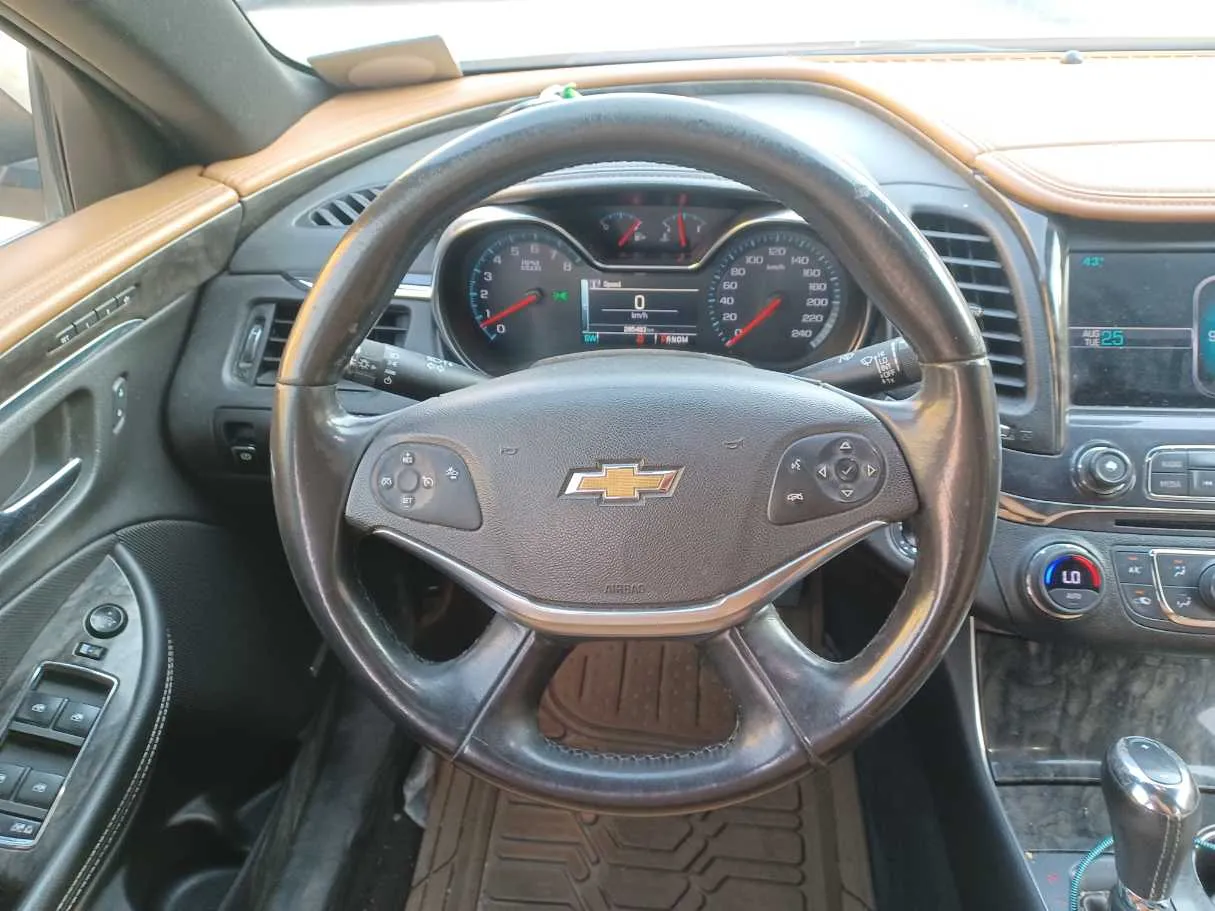 Car image 16