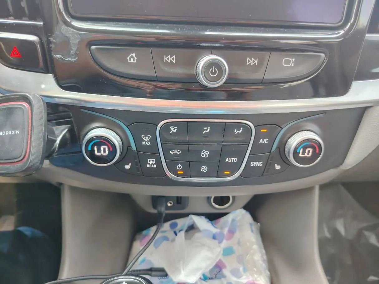 Car image 28