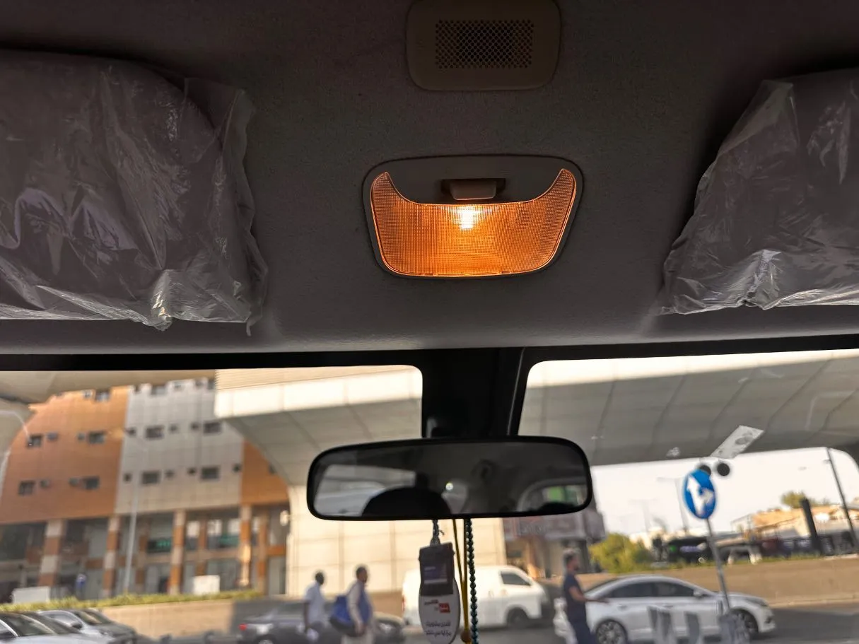 Car image 26