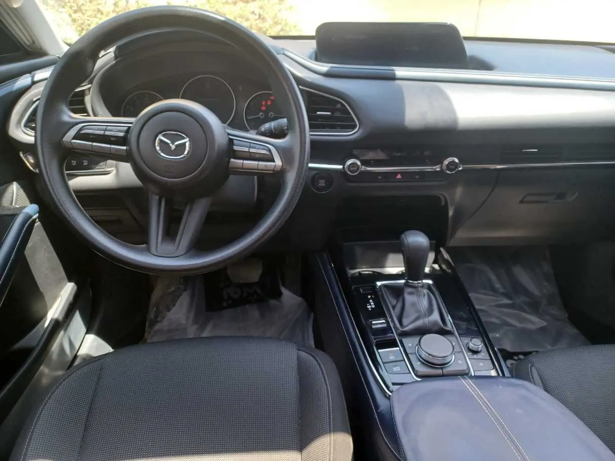 Car image 16