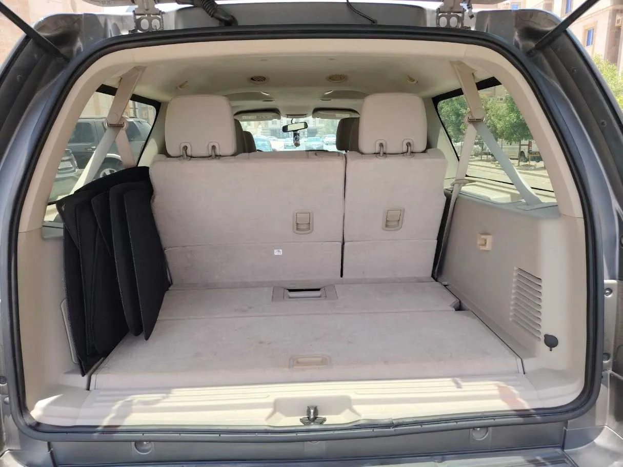 Car image 26