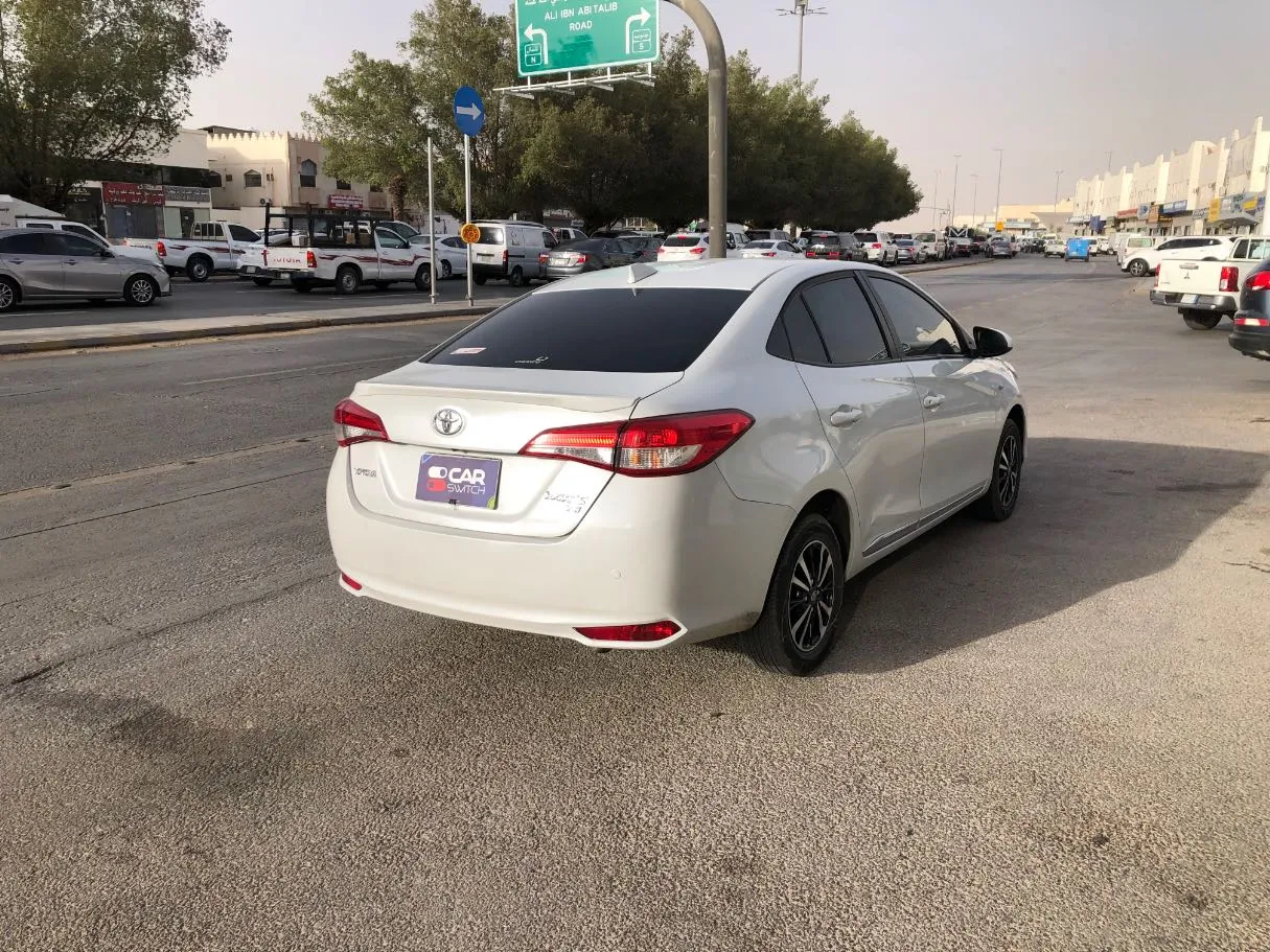 Car image 5
