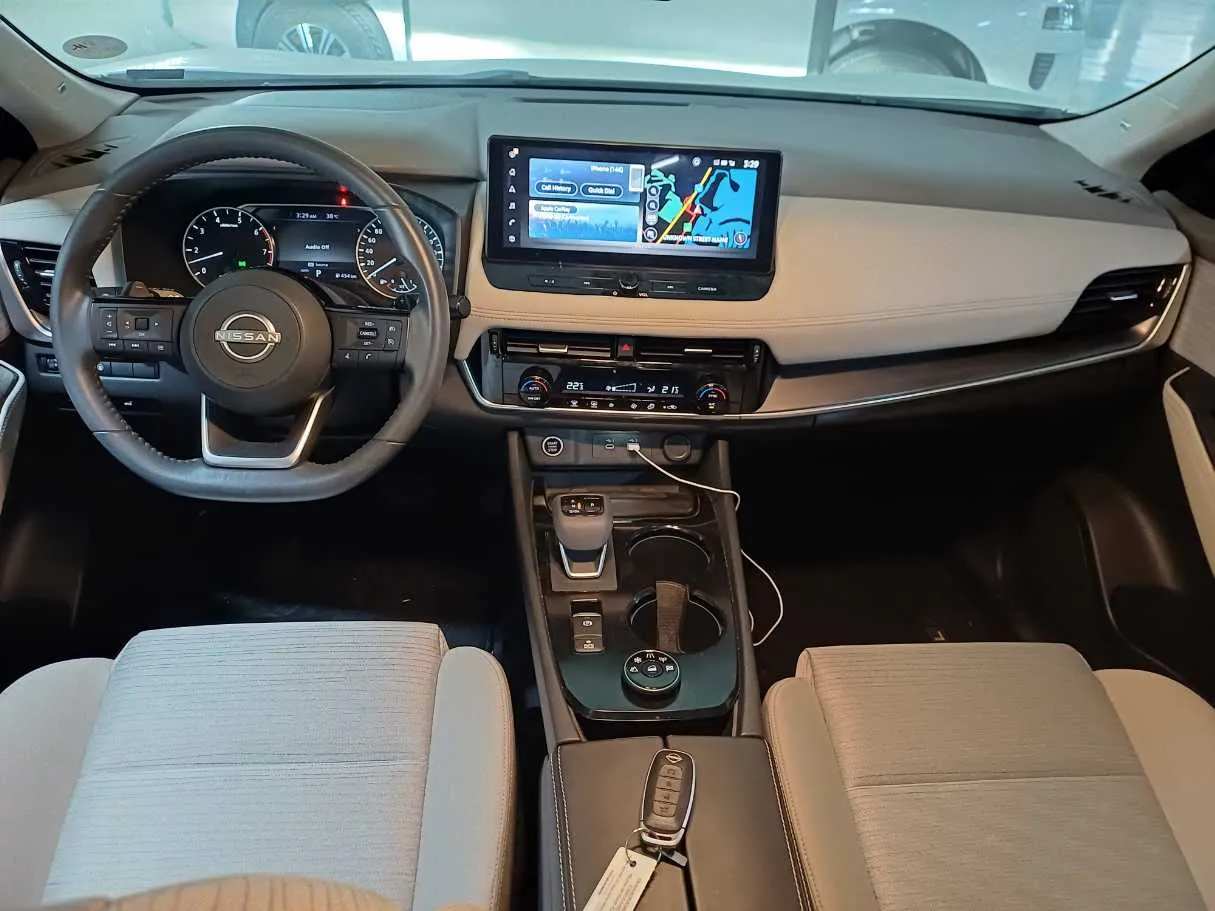 Car image 17