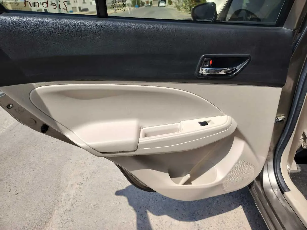 Car image 37
