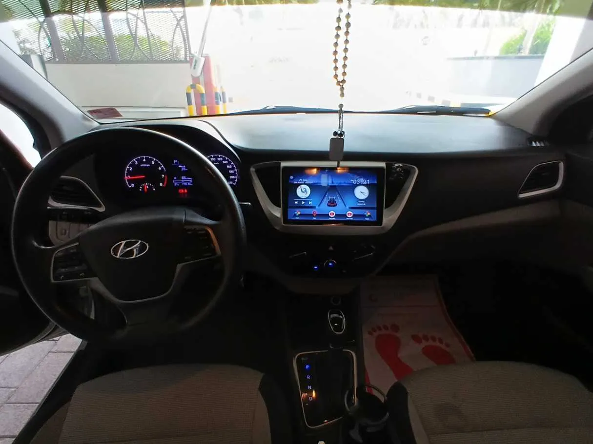 Car image 15