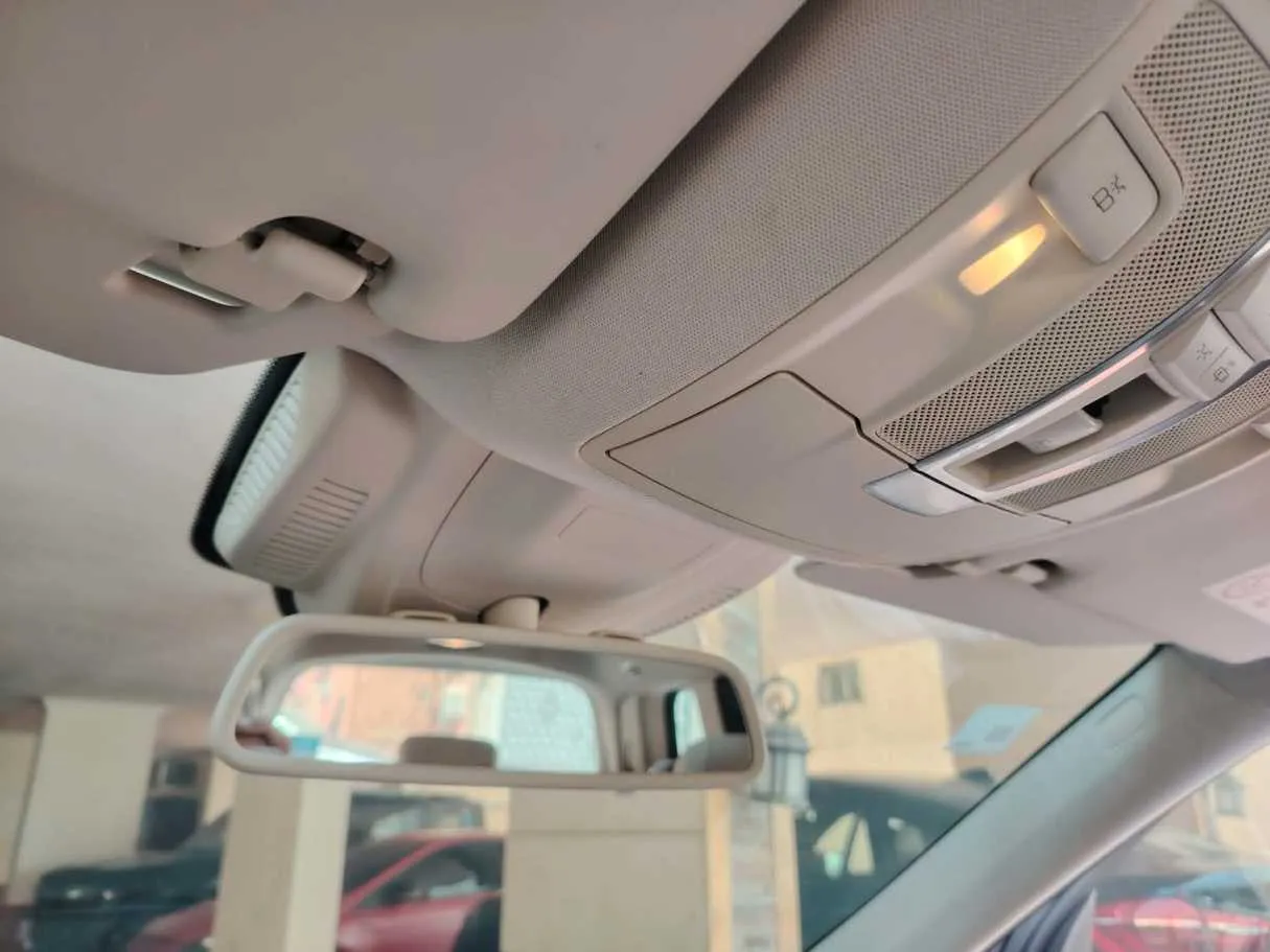 Car image 36