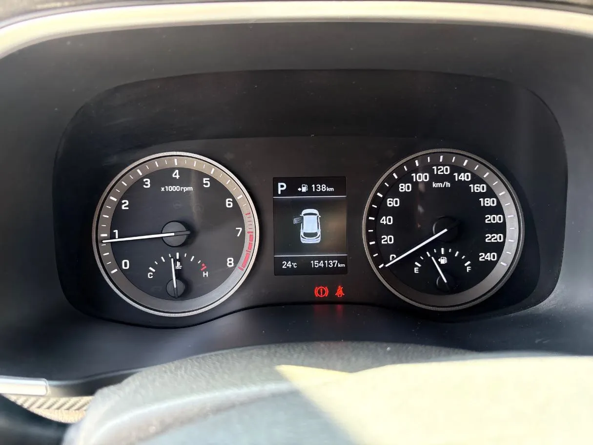 Car image 23