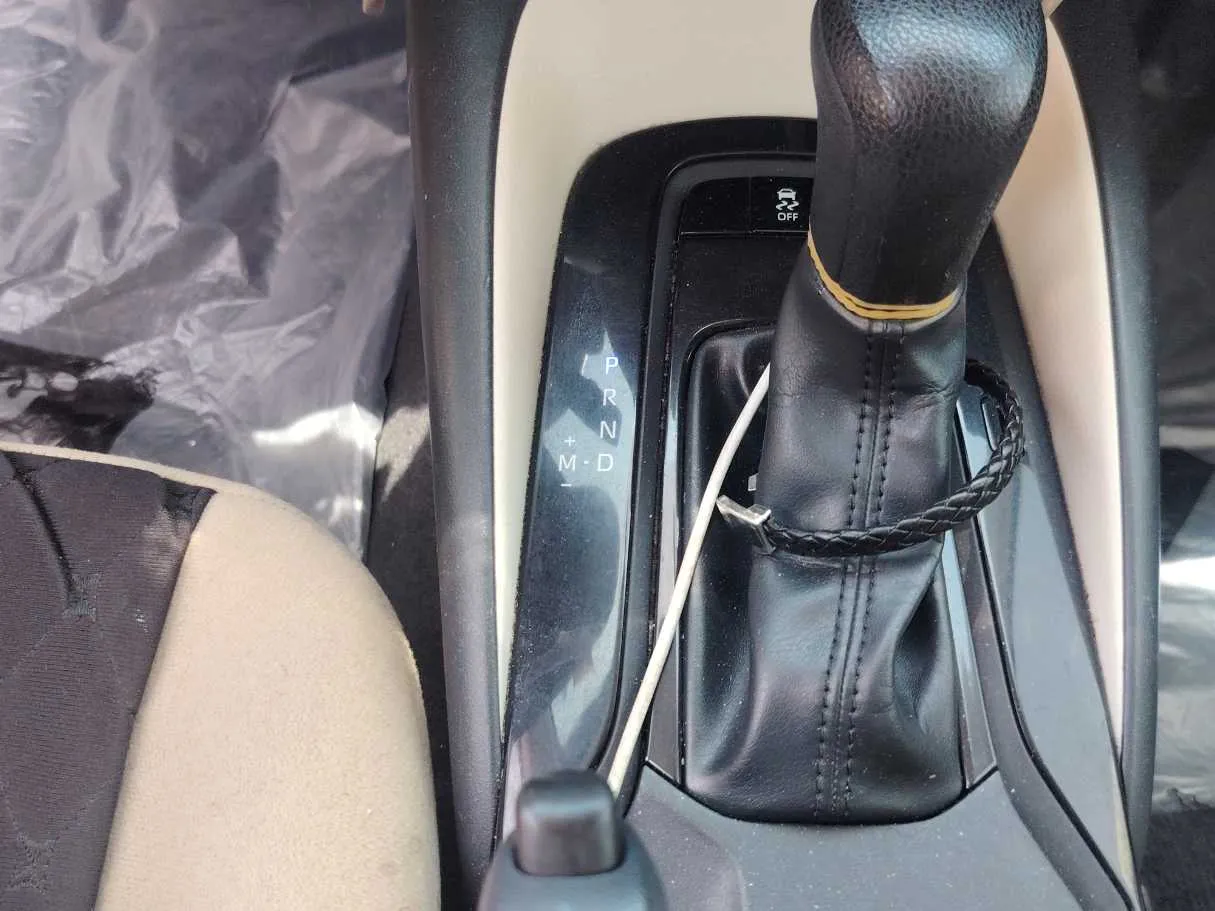 Car image 17