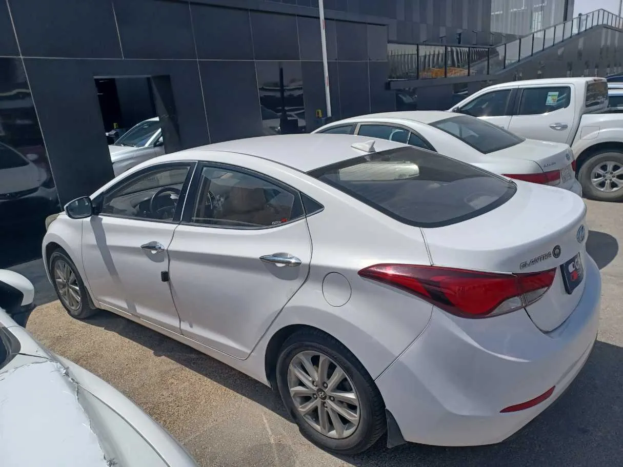 Car image 7