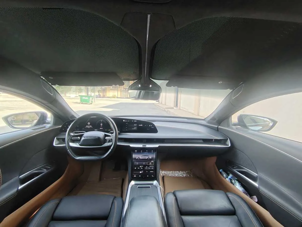 Car image 19